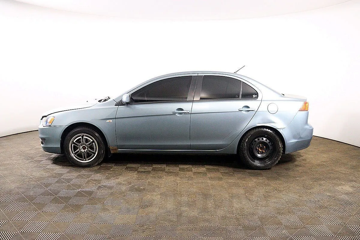 Mitsubishi Lancer Image 8